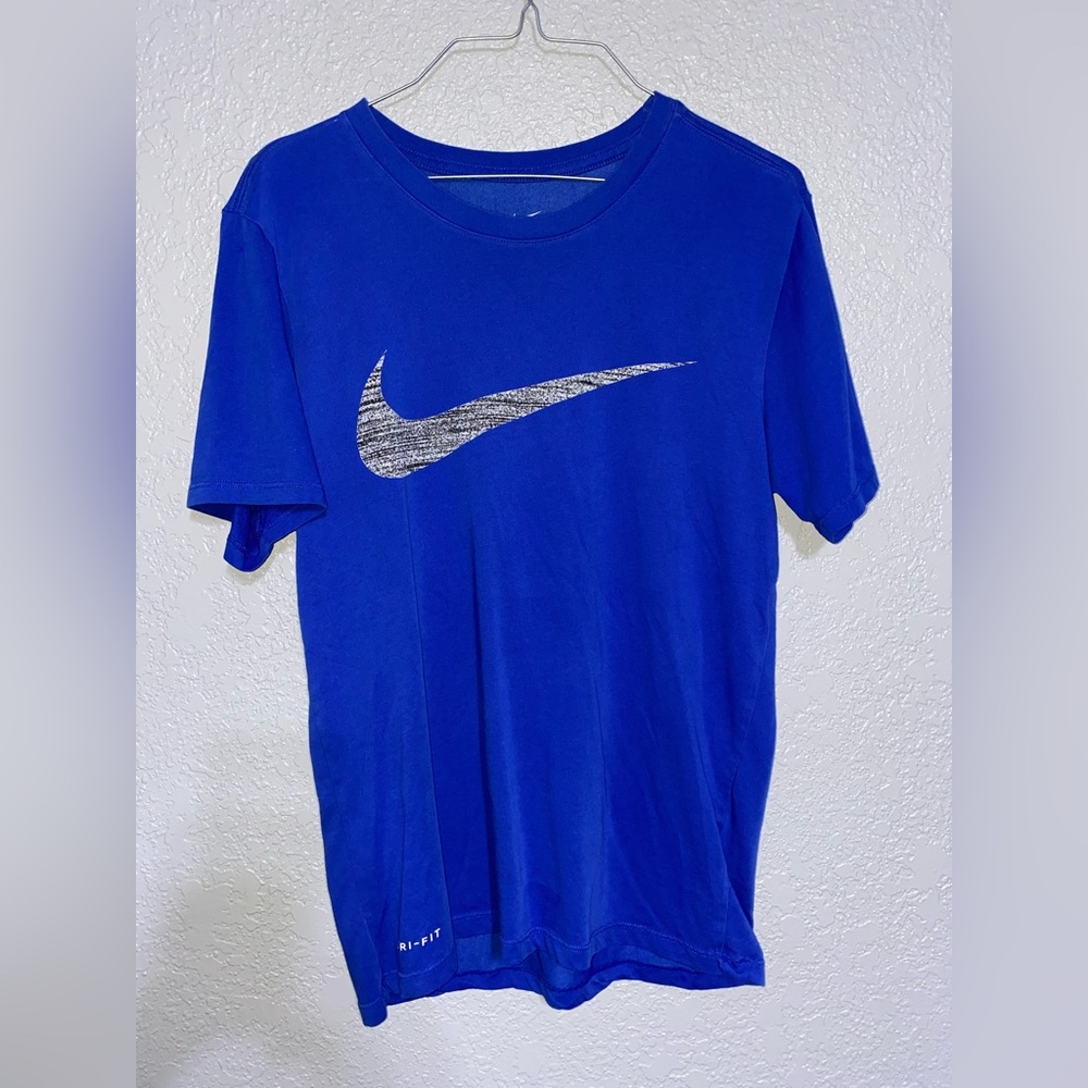 Nike swoosh T-shirt